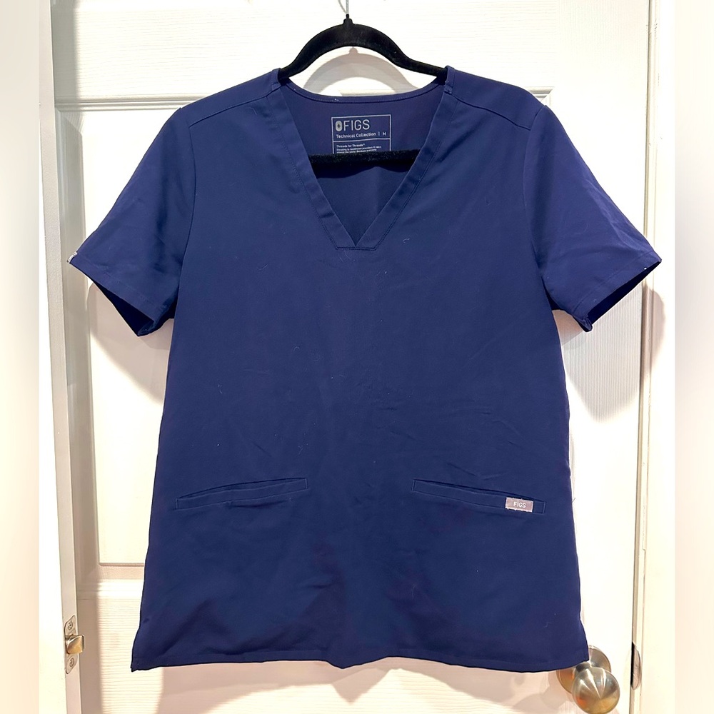 Navy FIGS scrub top - size medium - technical collection